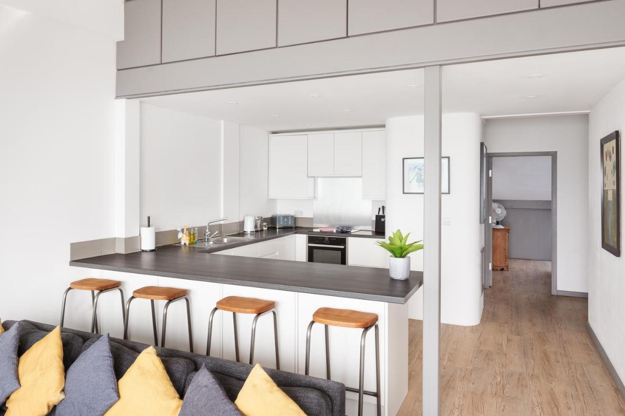 Lancing Beach Apartment. 외부 사진