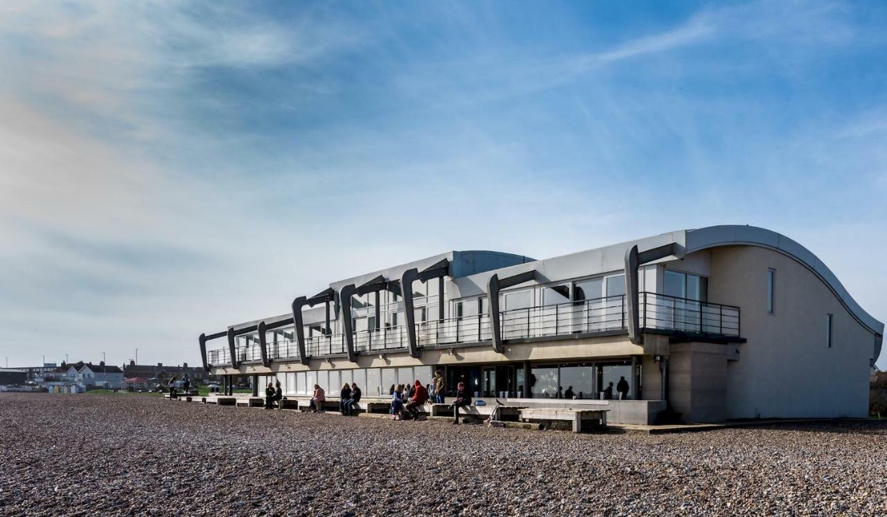 Lancing Beach Apartment. 외부 사진